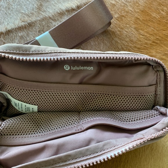 COPY - Everywhere Belt Bag - Twilight Rose - Picture 3 of 3